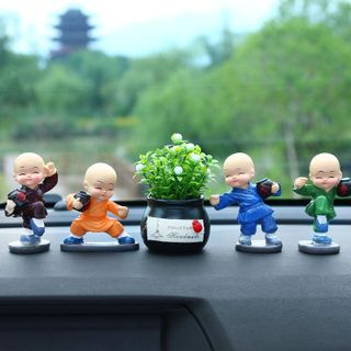 Tượng chú tiểu trang trí taplo ô tô, tượng nhà sư để taplo, đồ trang trí taplo ô tô