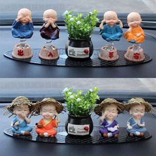 Tượng chú tiểu trang trí taplo ô tô, tượng nhà sư để taplo, đồ trang trí taplo ô tô