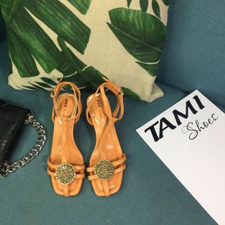 Sandal nữ cao gót nhọn quai dây đính đá đồng tiền màu cam CG0043