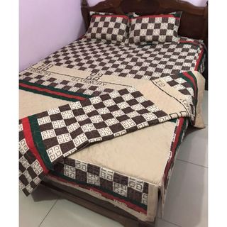 [HCM] Bộ Chăn Ga Vỏ Gối 5 Món GVC Kem 1m6x2m ( 1 Drap + 2 Vỏ Gối Nằm + 1 Chăn Hè + 1 Vỏ Gối Ôm )