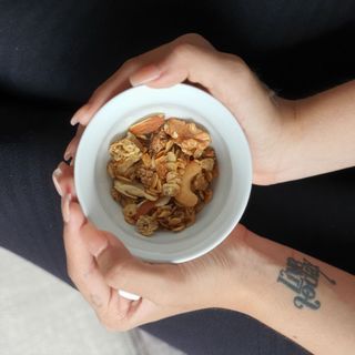 Granola Ăn Kiêng, Ngũ Cốc Hạt Super Nutty (Ohh Granola) 250g, hạt óc chó, mắc ca, hạnh nhân, hạt điều & yến mạch ANNI
