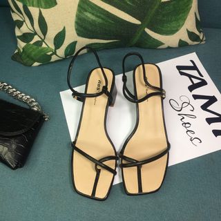 Sandal nữ gót vuông quai dây xỏ ngón màu Đen CG0045