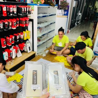 Cường Lực Tự Hút Bụi