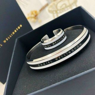 NHẪN D W SALE