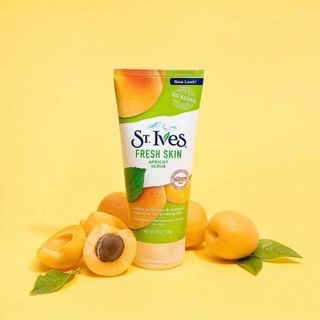 Sữa Rửa Mặt tẩy St. Ives Tươi Mát Hương Mơ tẩy tế bào chết 170g