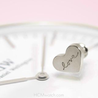 ĐỒNG HỒ CHARM TRÁI TIM D W