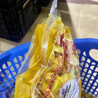 Gà ủ muối nguyên con
