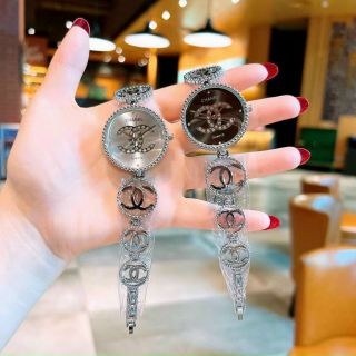 ĐỒNG HỒ CHANE CHỮ NEW2022 XINH