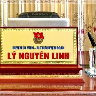 BIỂN CHỨC DANH GỖ ĐỒNG, BIỂN TÊN ĐỂ BÀN MICA,BIỂN CHỨC DANH GIÁM ĐỐC CƠ QUAN SỞ NGÀNH