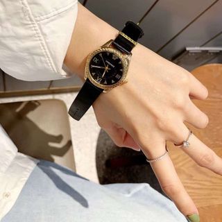 Đồng hồ da nữ mới verrsacees