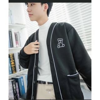 Áo khoác bomber nỉ nút logo in gấu, chạy viền nẹp và túi