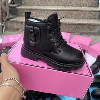 Giày boots trẻ em đen buộc dây đẹp S3429