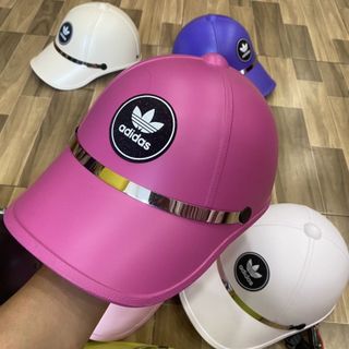 Nón bảo hiểm kết tem chữ khoét sau cột tóc