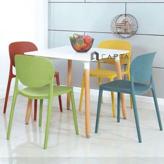 Bộ bàn ăn tiếp khách mặt gỗ vuông 4 ghế nhựa đúc cao cấp cho căn hộ