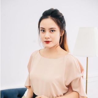 Áo tay xẻ, hàng nút sau
