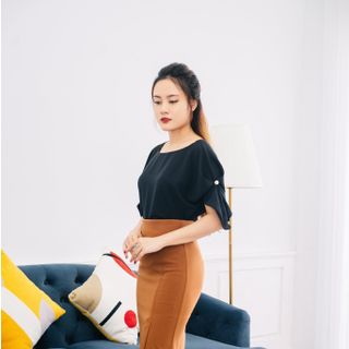 Áo tay xẻ, hàng nút sau