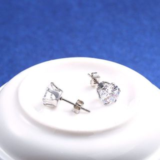 BÔNG TAI NAM NỮ ĐÁ TRÒN TRẮNG CHẤU INOX KHÔNG ĐEN
