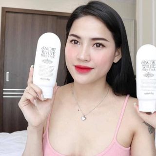 Kem dưỡng trắng body snow white milky pack