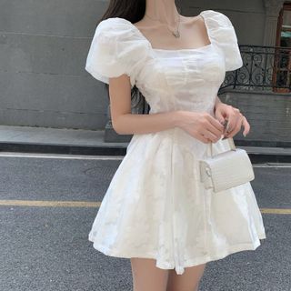 Đầm Dự Tiệc Cổ Vuông Chất Ren Hoa Tay Bồng Dáng Váy Ngắn Dễ Thương - NV293