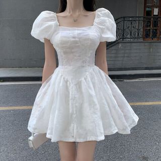 Đầm Dự Tiệc Cổ Vuông Chất Ren Hoa Tay Bồng Dáng Váy Ngắn Dễ Thương - NV293