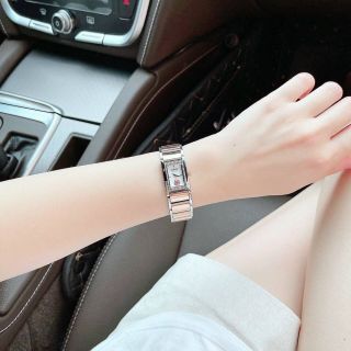 ĐỒNG HỒ CHÍNH HÃNG VERSUS NEW