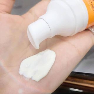 KEM CHỐNG NẮNG LA ROCHE POSAY DÀNH CHO DA DẦU, MỤN, NHẠY CẢM