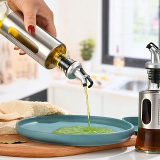 Chai đựng dầu ăn nước mắm, Bình rót dầu ăn nước mắm thủy tinh bọc inox cao cấp dành cho nhà bếp