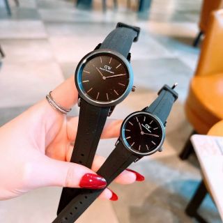 ĐỒNG HỒ D W ICONIC MOTION CAO SU