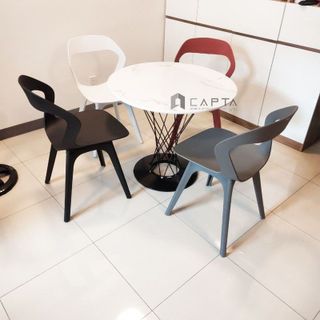 Bộ bàn cafe tiếp khách mặt đá 4 ghế nhựa đúc dành cho văn phòng