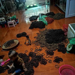Xưởng sản xuất vòng trầm vòng gỗ tràng hạt đi chùa giá rẻ