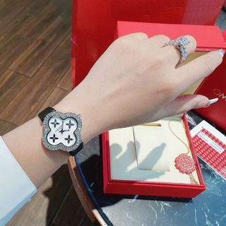 ĐỒNG HỒ LOUlS VUITTON DA NỮ HOT SALE SỐC