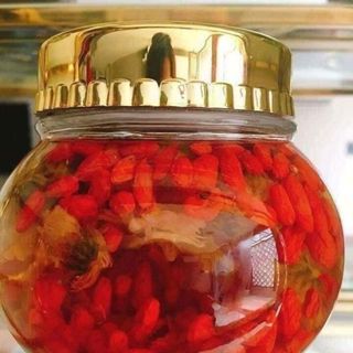 Tinh Dầu Kỷ Tử Trị Thâm Môi