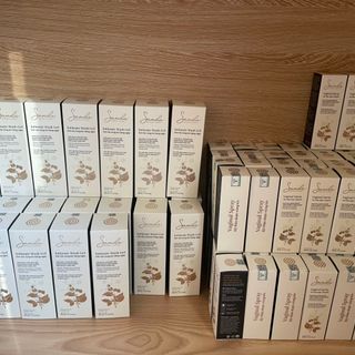 Gel rửa vùng kín hàng ngày Sanda Intimate Wash Gel giúp hỗ trợ điều trị các bệnh phụ khoa chiết xuất 100% thảo dược thiên nhiên