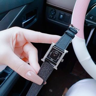 ĐỒNG HỒ HERRMES MINI NIỀN ĐÁ CAO CẤP