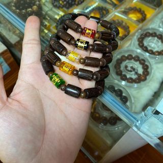 Vòng tay gỗ mun công giả trầm Mic đá