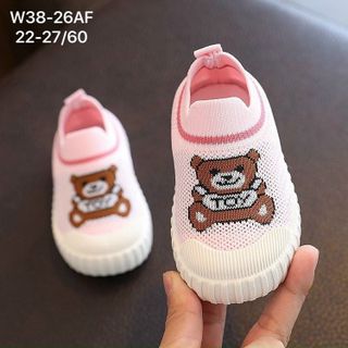 Giày thể thao trẻ em cổ chun thêu gấu W38