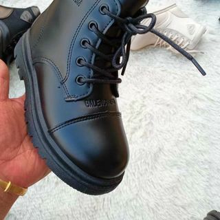 Giày boots trẻ em chất da buộc dây sành điệu S3559