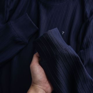 Áo cổ tròn Tom.my