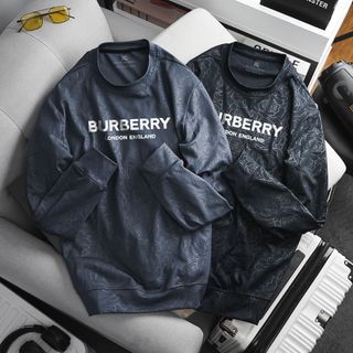 áo nỉ cổ tròn Bu.berry vân hoa hồng