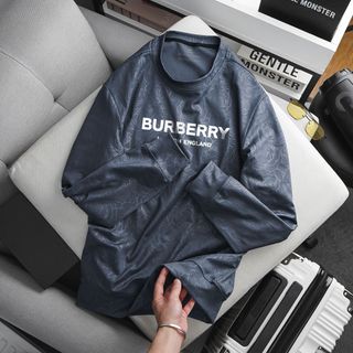 áo nỉ cổ tròn Bu.berry vân hoa hồng