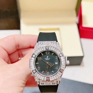 Đồng hồ hub nữ mặt số viền đá vuông mới