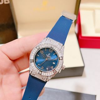 Đồng hồ hub nữ mặt số viền đá vuông mới