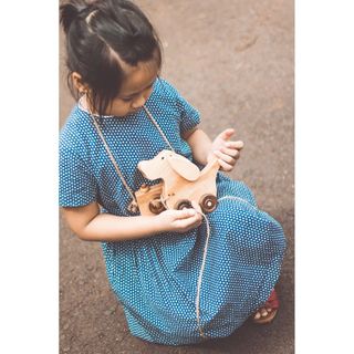Set 2 Món Máy Ảnh và Chú Chó Lắc Tai Đồ Chơi Chàng Trai Gỗ