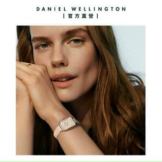 ĐỒNG HỒ DANIEL WELLlNGTON PRESSED ROUGE DA HOT NEW