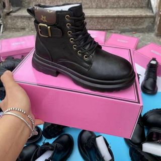 Giày boots trẻ em màu đen chất da mềm buộc dây cá tính K062