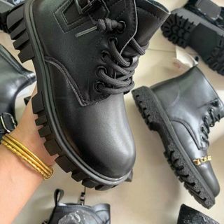 Giày boots trẻ em màu đen chất da mềm đẹp K078