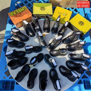 Giày boots trẻ em màu đen chất da mềm êm chân K076