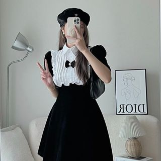 VÁY NHUNG NƠ RỜI
