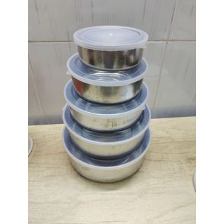 Bộ 5 thố inox có nắp đậy kín.