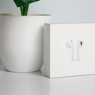 Tai Nghe Không Dây Bluetooth Airpods 2 Định Vị - Đổi Tên - Sạc Không Dây